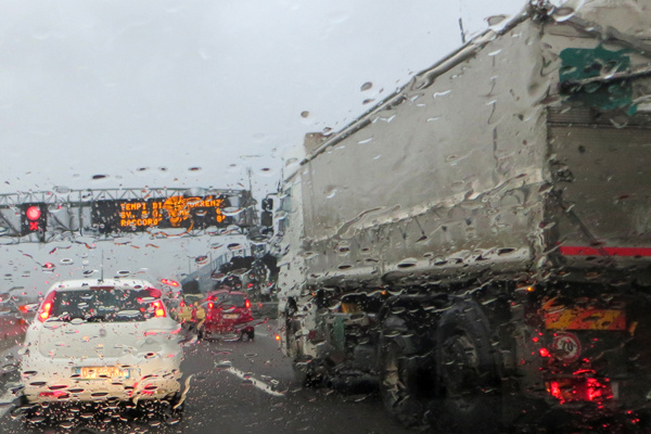 autostrada, traffico, pioggia, maltempo