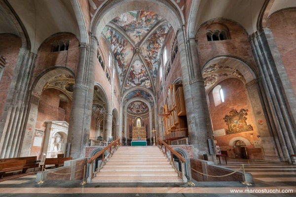 Cattedrale Piacenza_ interno