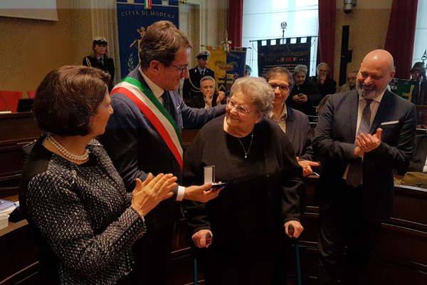 Bonaccini a Modena per 70esimo anniversario medaglia d'oro al valore militare - consegna