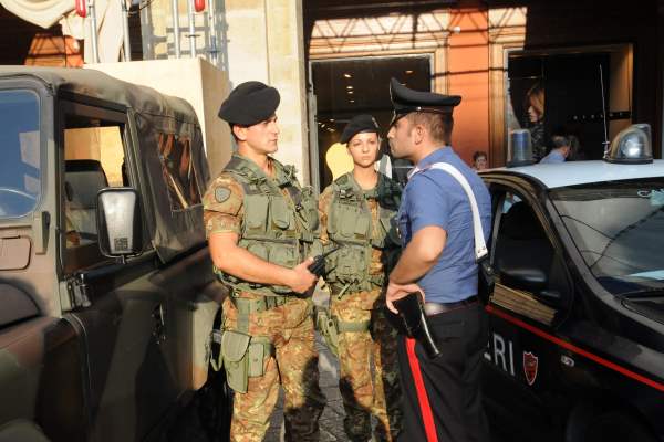 forze dell'ordine carabinieri