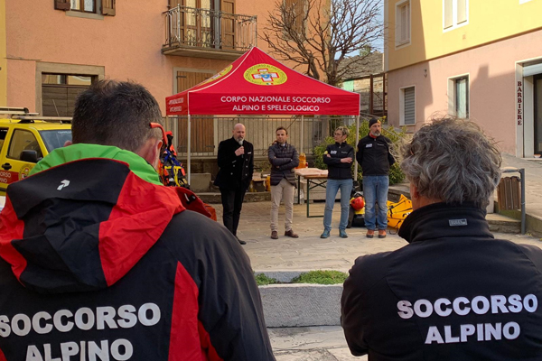 Bonaccini consegna strutture soccorso alpino Montecreto Modena febbraio 2019 - 2