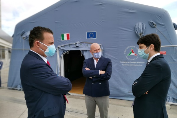 Inaugurazione hub terapia intensiva Maggiore (Bologna) 5 giugno 2020, pre-triage Speranza, Bonaccini, Donini