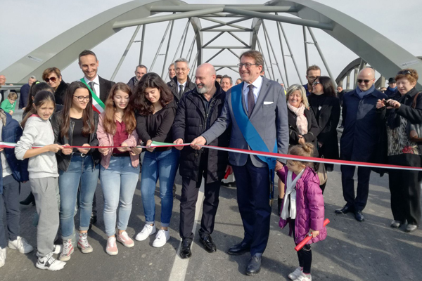 Inaugurazione ponte Bomporto (Mo), taglio del nastro. Ricostruzione post sisma  (11/11/2017)