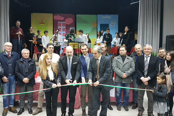 Inaugurazione scuola Meldola (FC 2 dicembre 2017) con Bonaccini taglio nastro