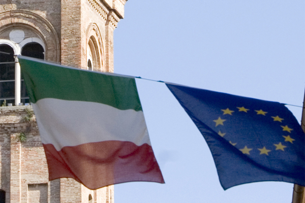 Europa, UE, fondi europei, bandiera europea, bandiera italiana