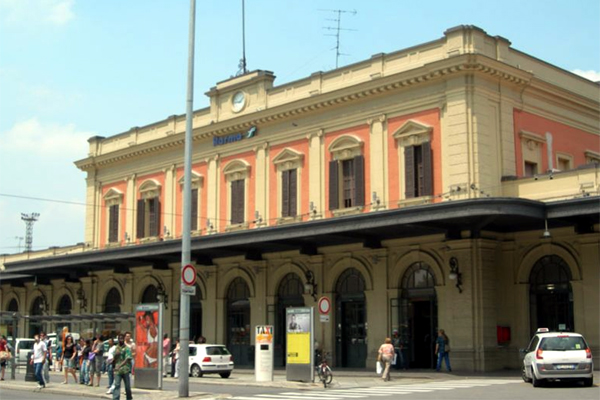Stazione di Parma, treni, ferrovia