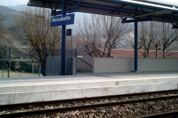 Stazione ferroviaria di Marzabotto, treni regionali