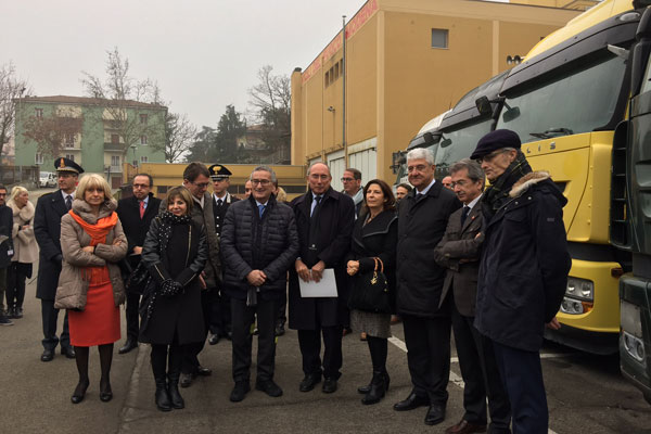 Palma Costi alla consegna dei mezzi ai vigili del fuoco a Modena