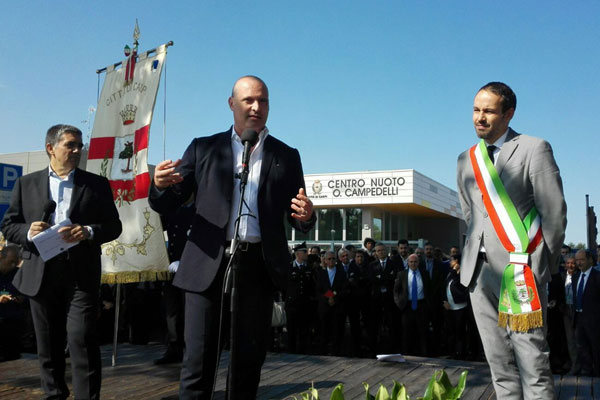 Il presidente Bonaccini inaugura piscine Carpi