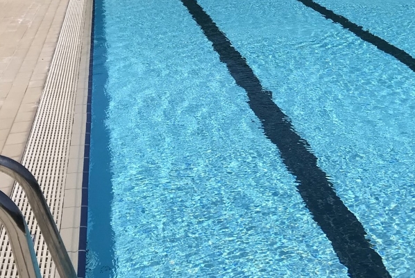 piscina vuota