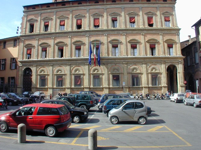 Palazzo Malvezzi, via Zamboni 13 a Bologna. Foto Ufficio stampa Provincia di Bologna