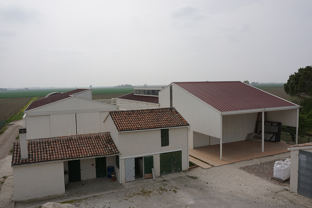 Bondeno. Azienda agricola ricostruita