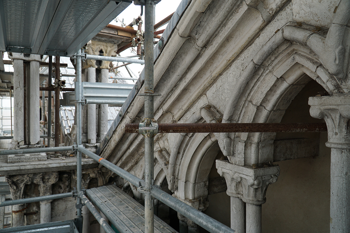 Ferrara. Facciata del Duomo in restauro 